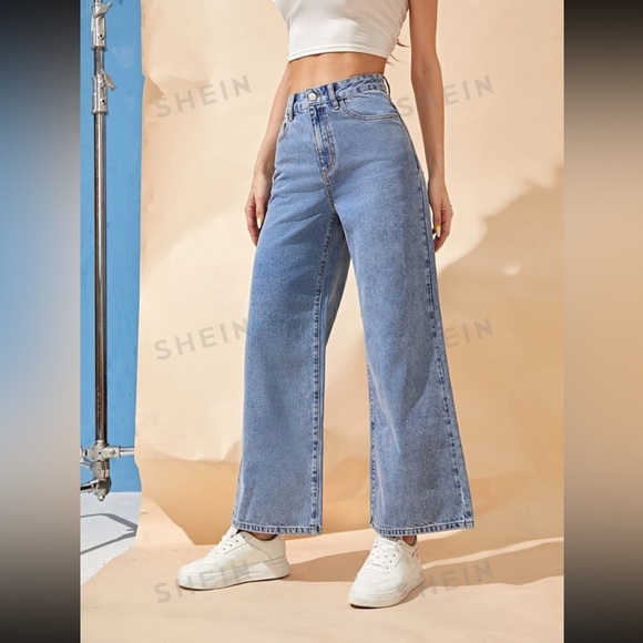 High Waist Wide Leg Straight Jeans - Picture 4 of 7